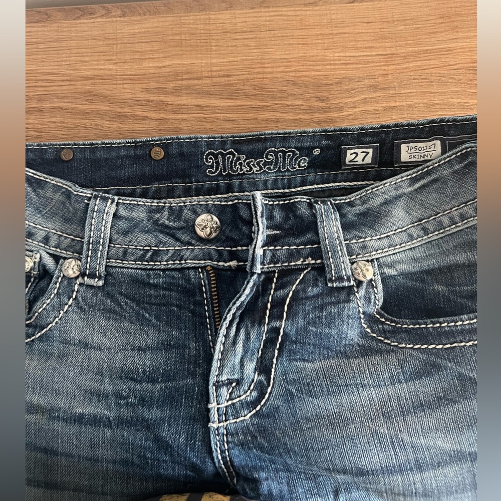 Miss Me skinny jeans size 27